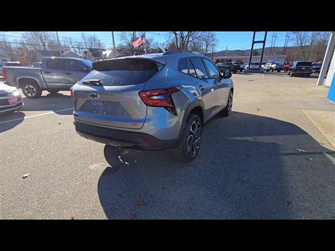 New 2025 Chevrolet Trax RS image 8