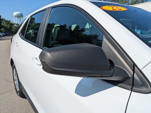 Used 2022 Chevrolet Equinox LS image 12