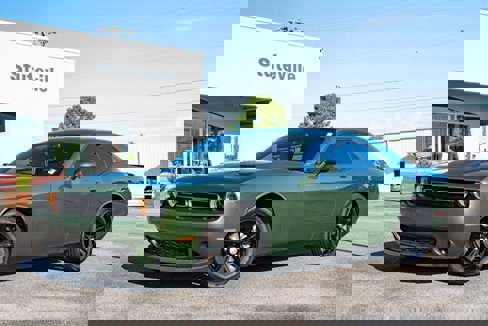 Used 2023 Dodge Challenger SXT image 1