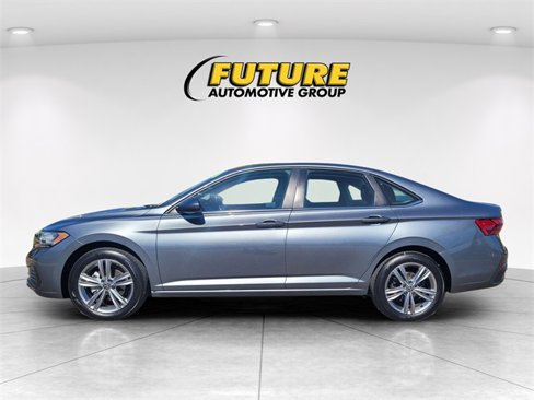 Used 2024 Volkswagen Jetta SE image 6