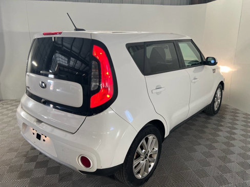 Used 2019 Kia Soul + image 7
