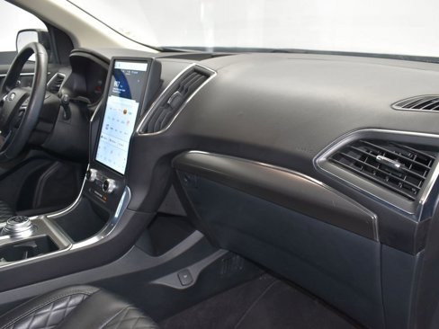 Used 2024 Ford Edge Titanium image 24