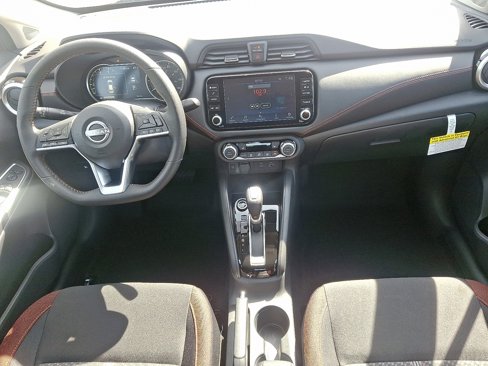New 2025 Nissan Versa SR w/ Trunk Package image 10