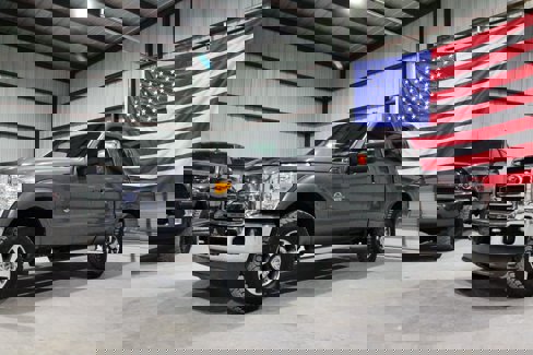 Used 2011 Ford F250 Lariat w/ Lariat Interior Pkg image 3