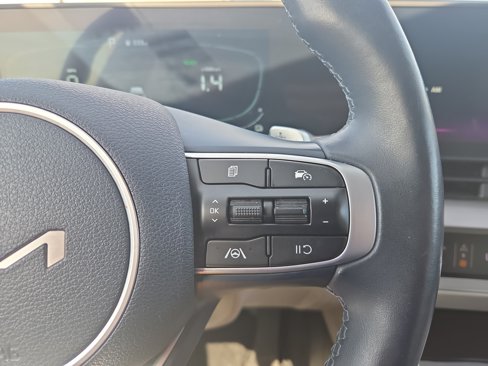 Used 2023 Kia Sportage EX image 12