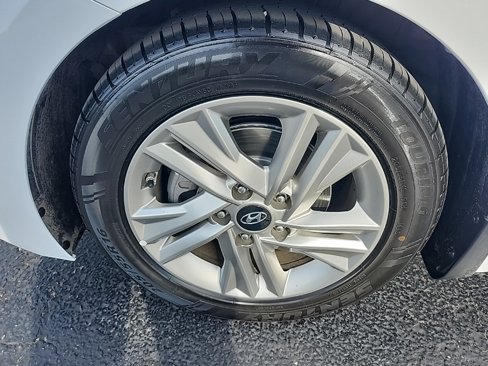 Used 2020 Hyundai Elantra SEL image 9