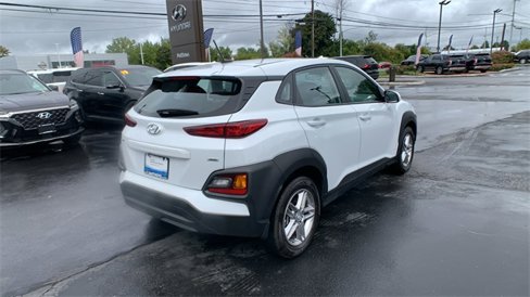 Used 2021 Hyundai Kona SE image 5