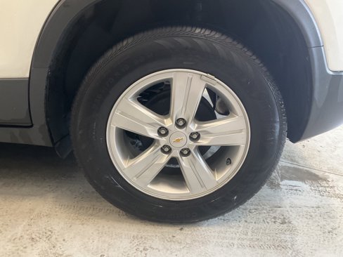 Used 2019 Chevrolet Trax LT w/ LT Convenience Package image 7