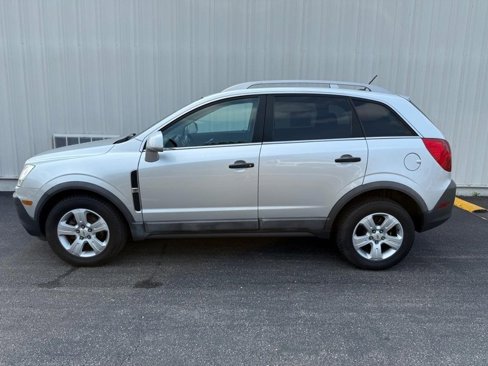 Used 2013 Chevrolet Captiva Sport LS image 2
