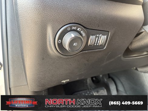Used 2024 Jeep Compass Trailhawk image 8