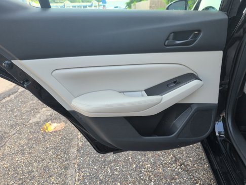 Used 2024 Nissan Altima 2.5 SV image 31