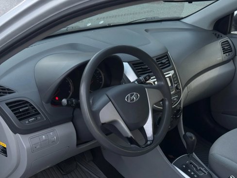 Used 2014 Hyundai Accent GLS image 6