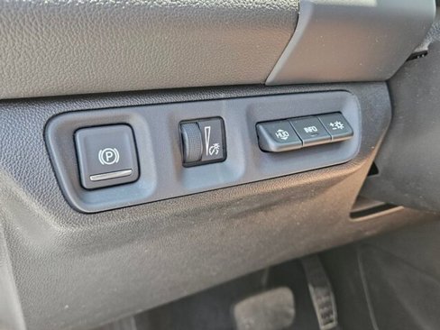 Used 2023 GMC Acadia SLT w/ Elevation Edition image 32