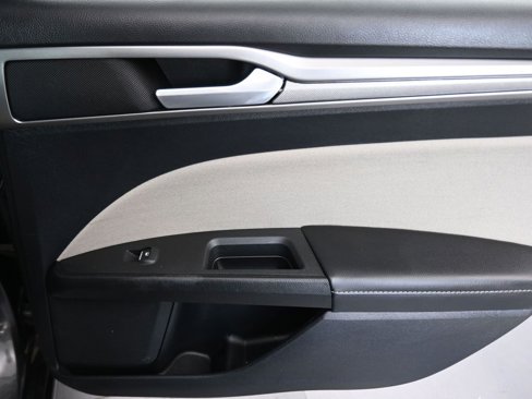 Used 2018 Ford Fusion S image 33