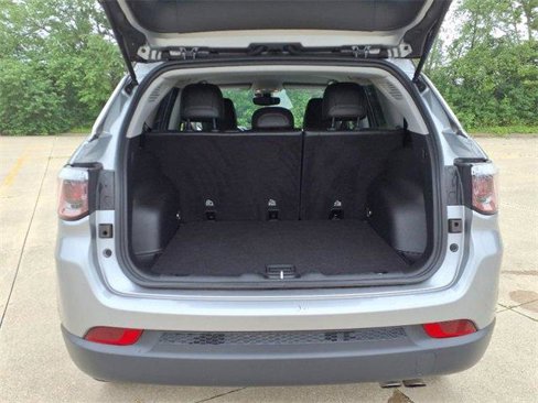 Used 2022 Jeep Compass Limited image 22