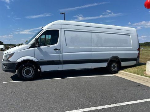 Used 2014 Freightliner Sprinter 2500 image 4