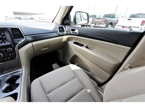 Used 2021 Jeep Grand Cherokee Laredo w/ Security & Convenience Group image 12