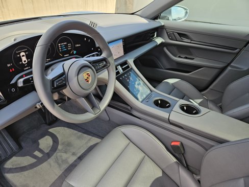 Certified 2022 Porsche Taycan image 4