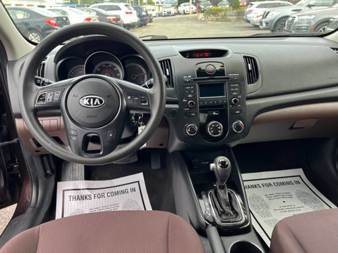 Used 2011 Kia Forte EX image 25