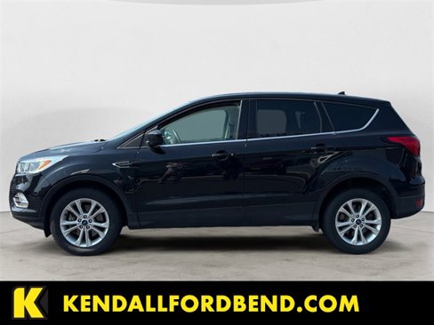 Used 2019 Ford Escape SE image 2