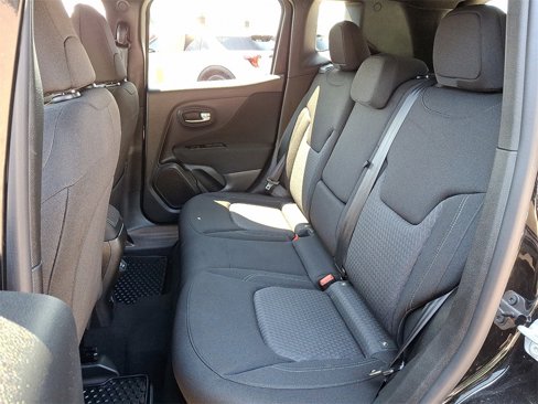 Used 2021 Jeep Renegade Latitude image 10
