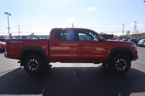 Used 2016 Toyota Tacoma TRD Off-Road image 6