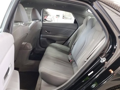 Used 2021 Hyundai Elantra SEL w/ Convenience Package image 15