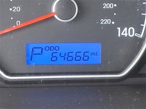 Used 2010 Hyundai Elantra GLS image 20
