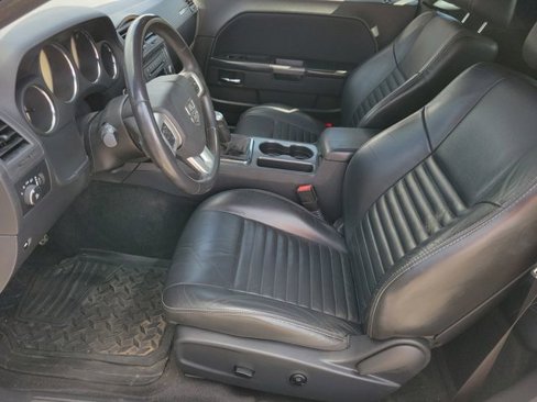 Used 2014 Dodge Challenger R/T image 4