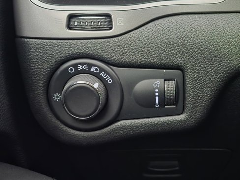 Used 2021 Jeep Cherokee Latitude image 20