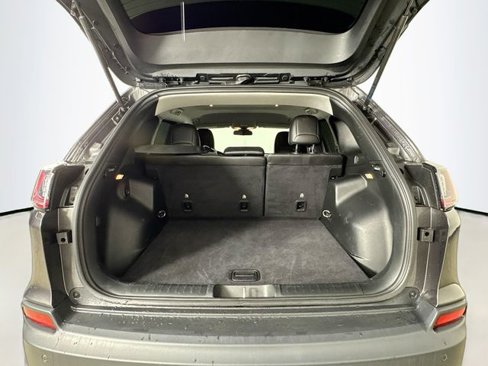 Used 2019 Jeep Cherokee Latitude Plus w/ Cold Weather Group image 29