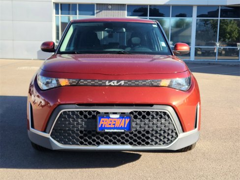 Used 2023 Kia Soul LX image 4