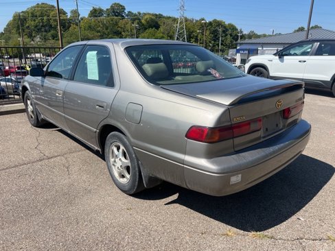 Used 1997 Toyota Camry LE image 4
