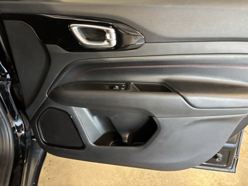 Used 2022 Jeep Compass Trailhawk w/ Trailhawk Elite Group image 39