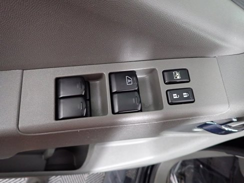 Used 2020 Nissan Frontier SV w/ Midnight Edition Floor Mats image 17