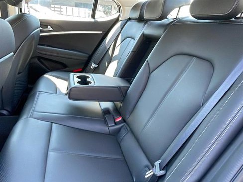 Used 2025 Genesis G70 2.5T image 16
