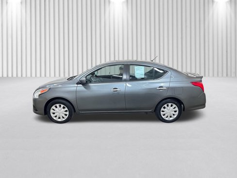 Used 2018 Nissan Versa SV image 10