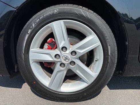 Used 2017 Toyota Camry SE image 14