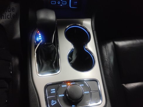Used 2019 Jeep Grand Cherokee Limited w/ Trailer Tow Group IV image 12