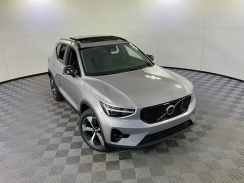 New 2026 Volvo XC40 B5 Plus w/ Protection Package Premier image 42