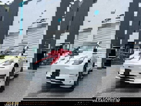 Used 2023 Tesla Model 3 Standard Range image 11