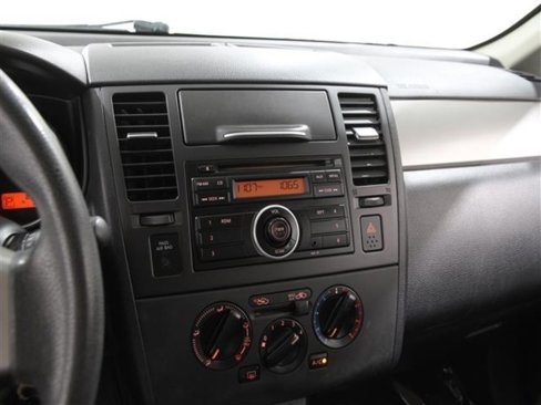 Used 2011 Nissan Versa 1.8 S w/ Plus Pkg image 9
