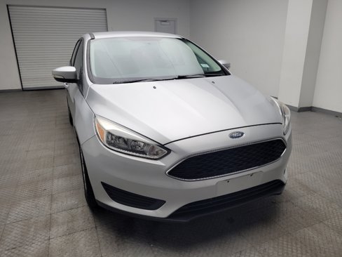 Used 2018 Ford Focus SE w/ Cold Weather Package image 14
