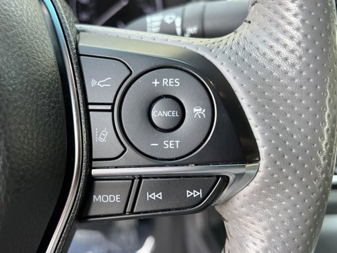 Used 2019 Toyota Avalon Limited image 26