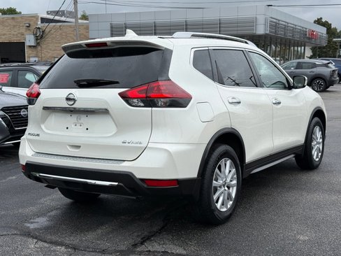 Used 2018 Nissan Rogue SV image 6