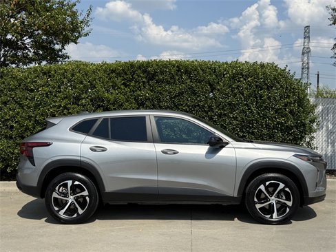 Used 2024 Chevrolet Trax RS w/ Driver Confidence Package image 3
