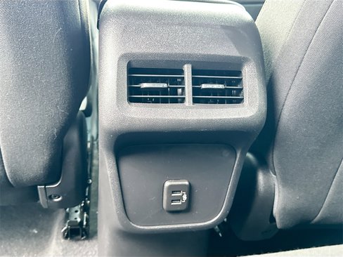 Used 2021 Chevrolet Equinox LT image 23