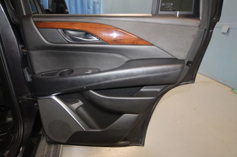 Used 2016 Cadillac Escalade Premium image 30