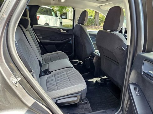Used 2021 Ford Escape SE w/ SE Sport Appearance Package image 14