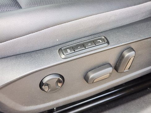 Used 2023 Volkswagen ID.4 S image 31